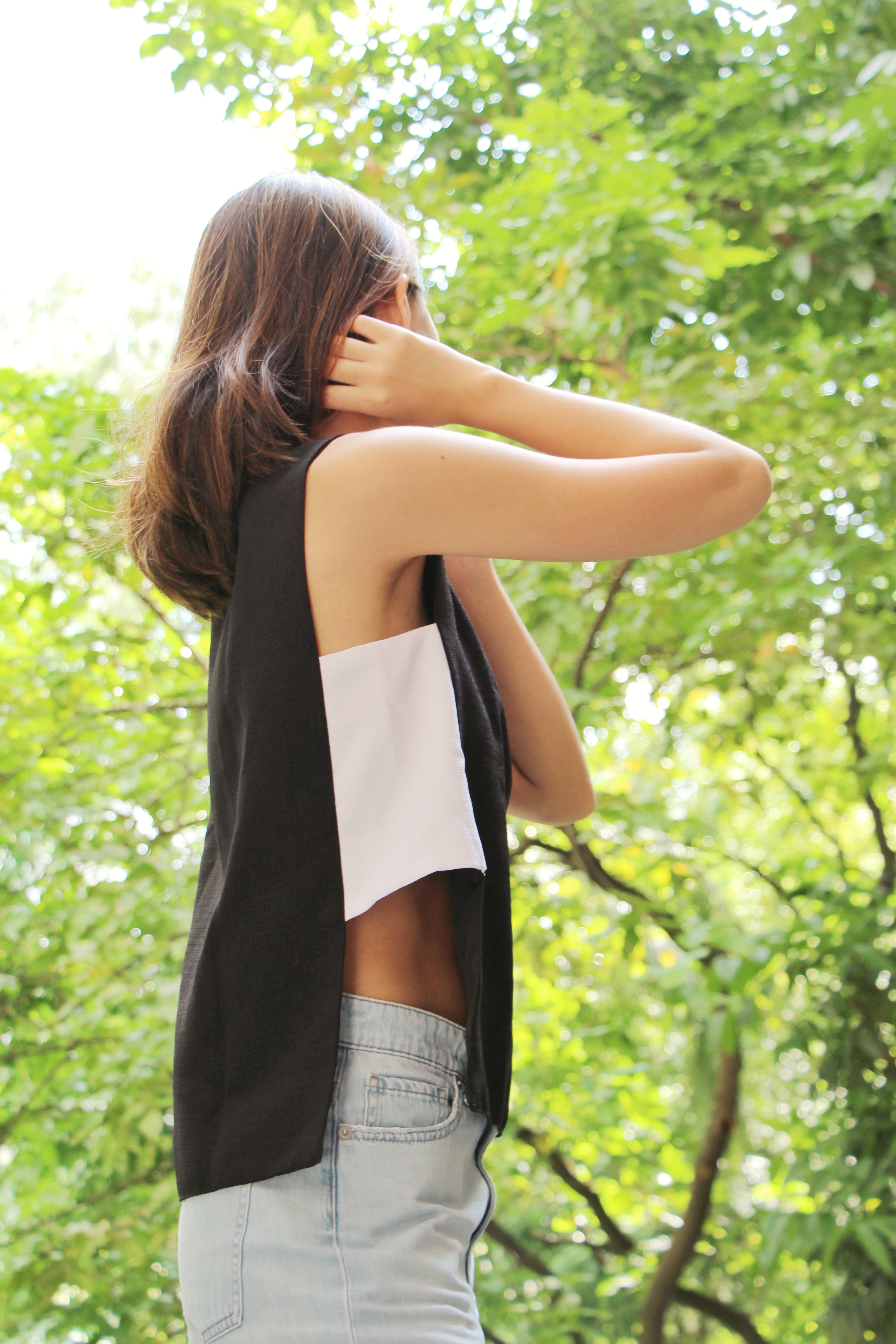 Costa Top in Charcoal & Ivory